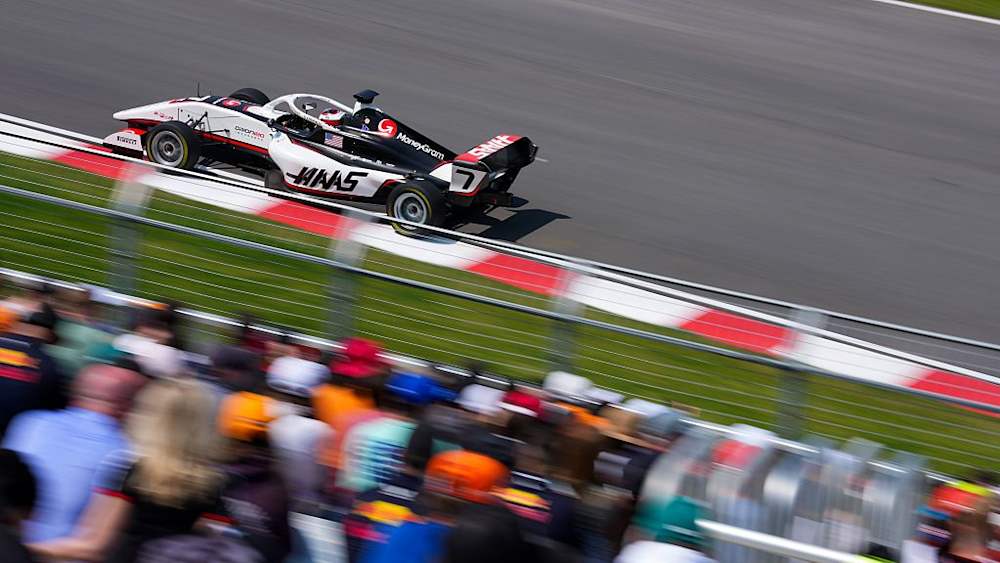 Crone narrowly missed out on her first points of the season with a P11 finish in Montreal Race 1