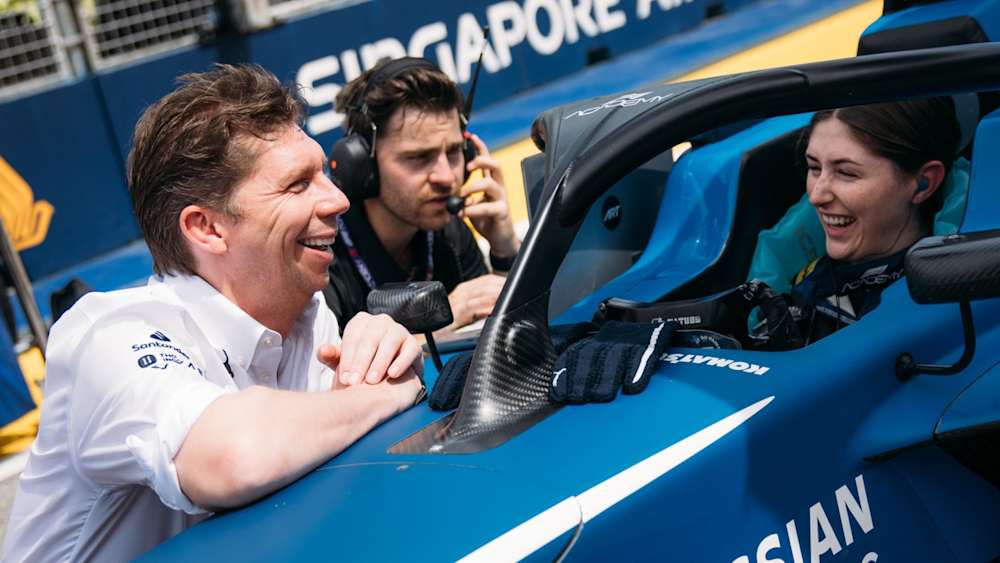 Williams Team Principal James Vowles was on the grid to support Lia before Race 1