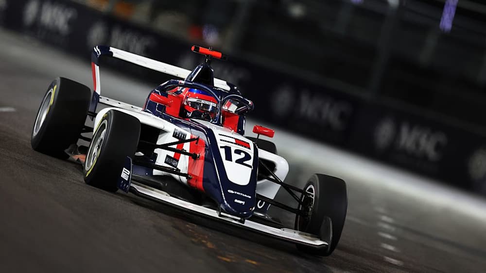 Larsen was the highest qualifier for MP Motorsport with teammates Weug and Ciconte in P5 and P11