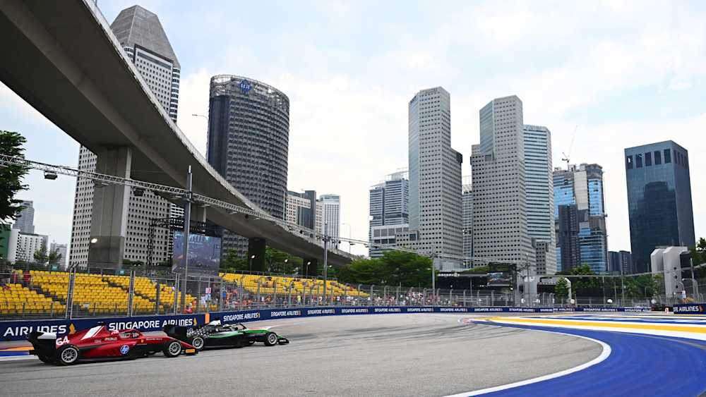 Weug brought the gap down to nine points thanks to a bold last lap move around the Marina Bay Street Circuit
