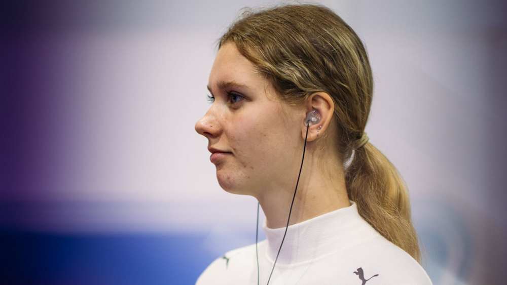 Robertson has become Hitechs first signing for 2026 after a strong debut in Las Vegas