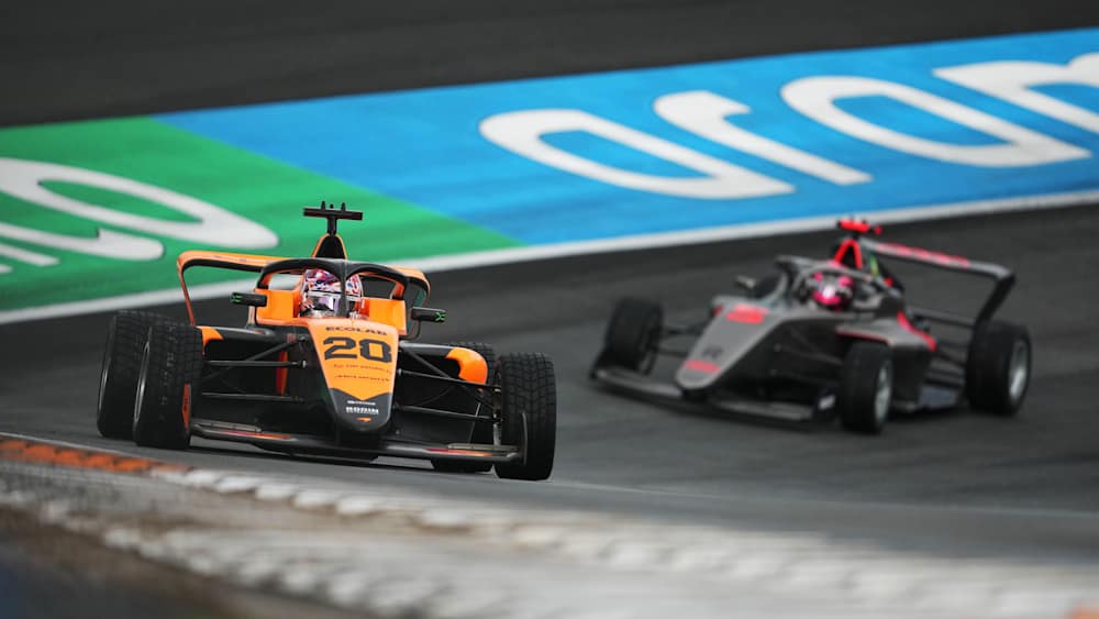 Lloyd went 1..5s clear before the second Red Flag