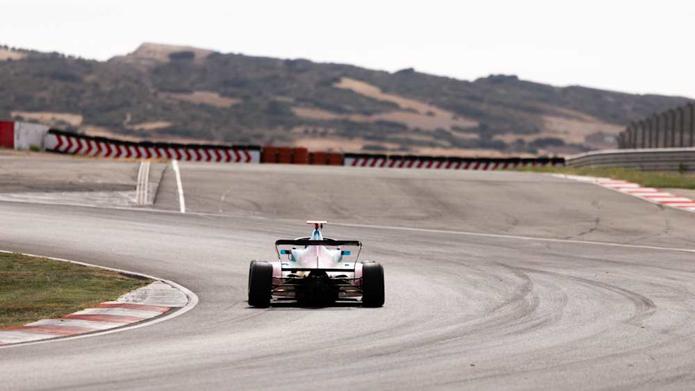 Robertson was the busiest driver taking 93 trips around the track