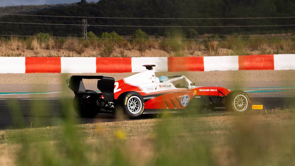 Larsen was the fastest driver in the morning by 0.009s ahead of Felbermayr