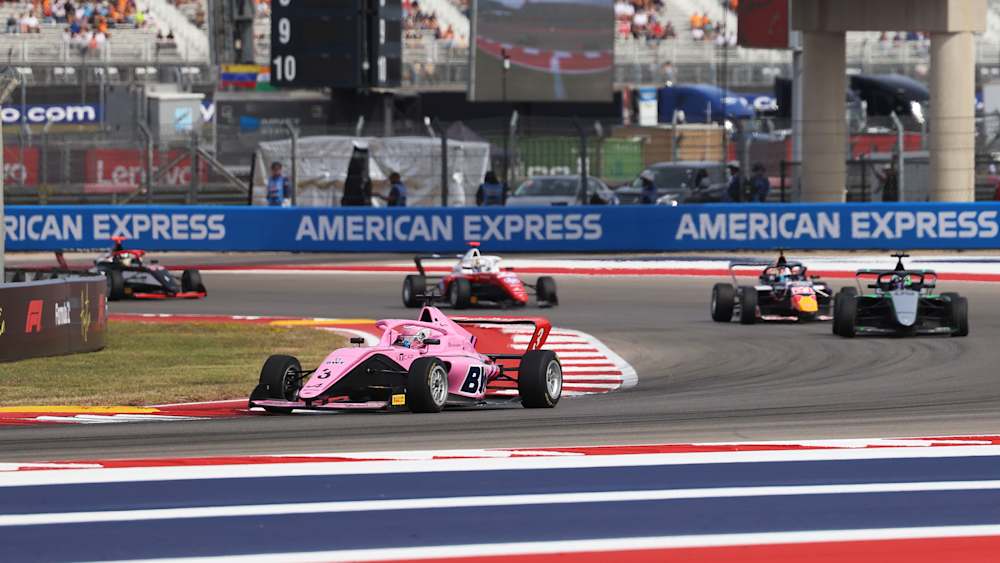 Gademan seized the lead with an audacious move at Turn 1 on the opening lap