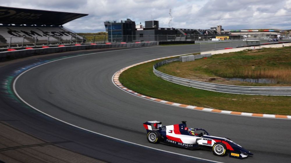 Martís earned the fourth-fastest time of Day 2s drier afternoon running with the Tommy Hilfiger driver finishing four tenths adrift of Abbi Pullings session-topping time.