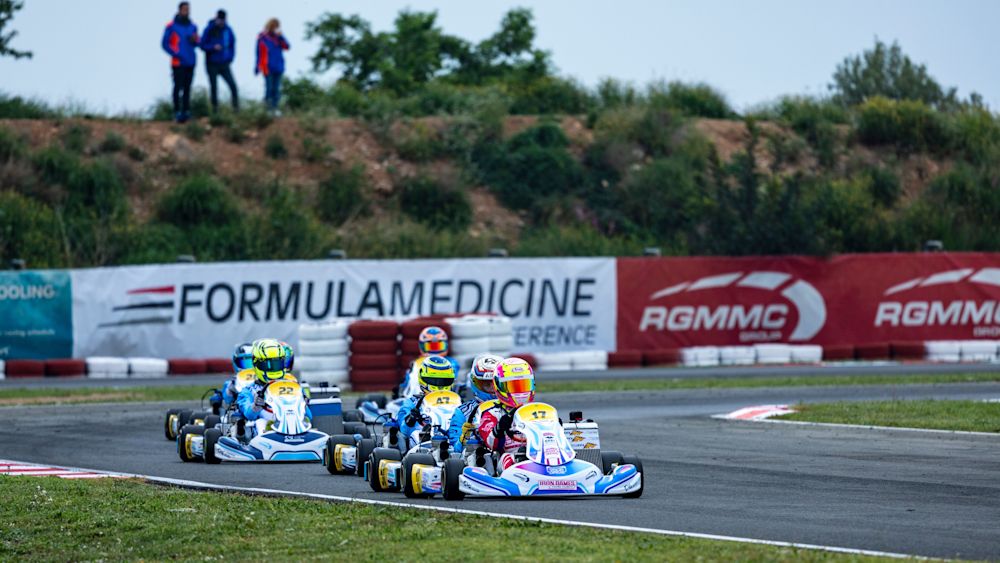 Simons kept fighting on after enduring some tough Heats in Valencia