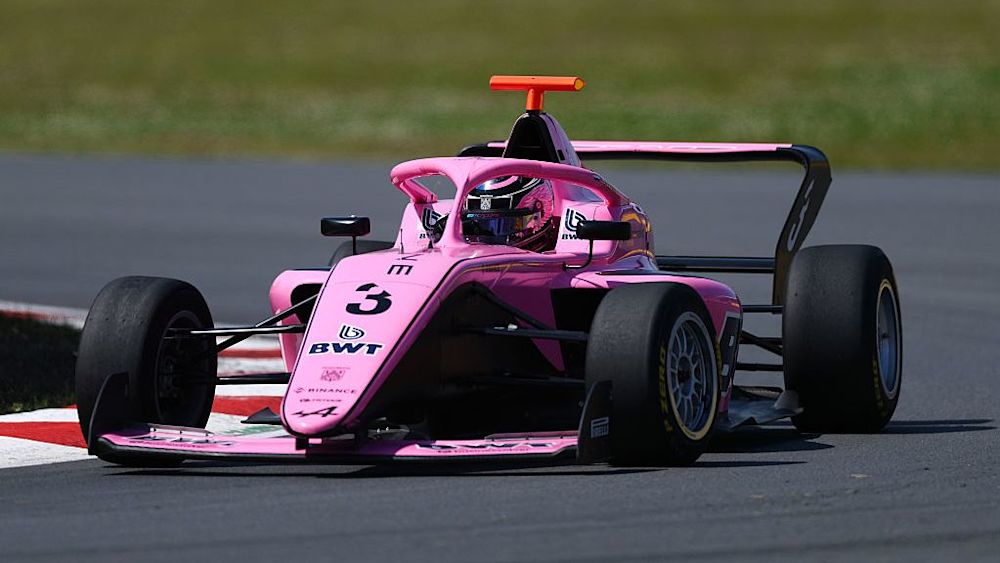 Gademans lead looked firm until the Safety Car was called on Lap 14