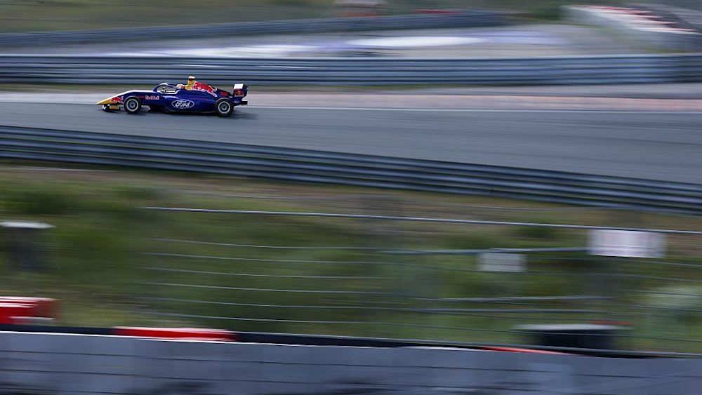 Chambers recorded three top-three finishes across the Zandvoort test