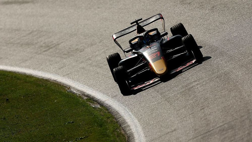 Palmowski narrowly missed out on pole by 0.039s recording her third consecutive P2 result