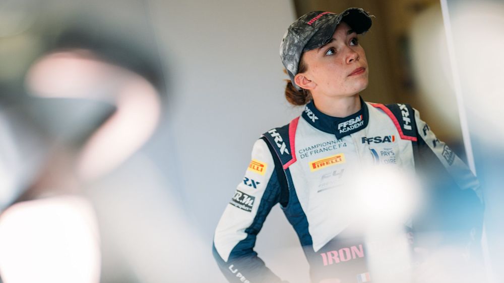 Billard ‘always pushing’ as she reflects on promising pace in F1 ACADEMY Rookie Test