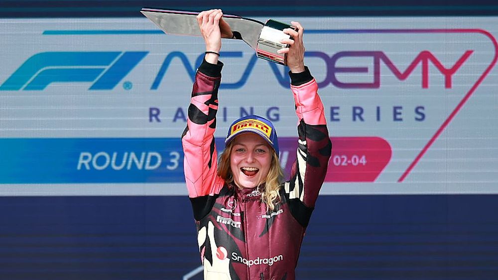 Pin battle through from P6 to clinch the win in Miami Race 1