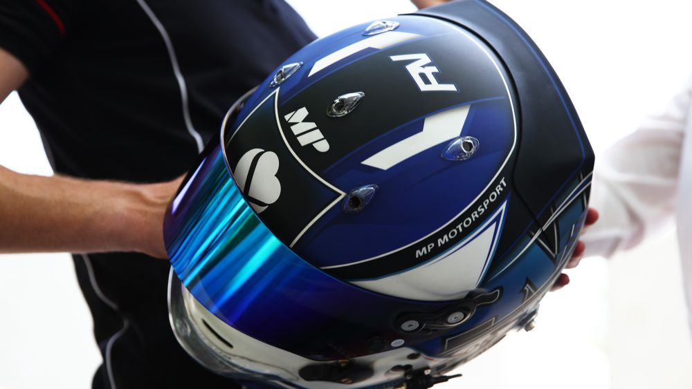Motorsport deals helmet design