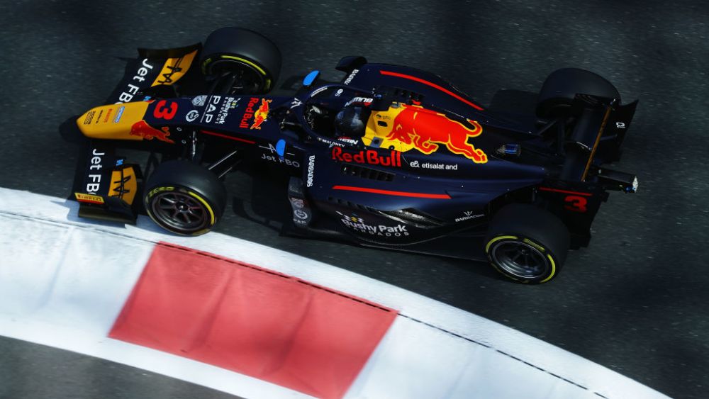 Verstappen lidera 2º treino da F1, Ferrari brilha e Hamilton vai mal