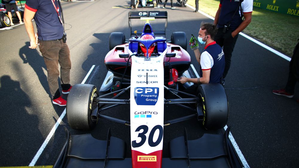 Fittipaldi returned for a second season in Formula 3 with Charouz in 2021