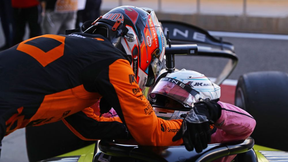 Bortoleto would rather do a shoey from his teammate Kush Mainis race shoe