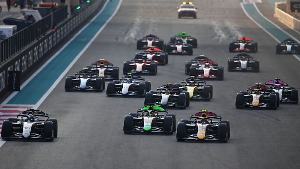 Martí made a fast start from fourth and was up into the lead before Turn 1