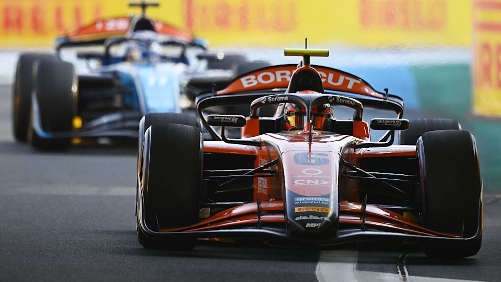 Verschoor alcanzó a Crawford y lo superó en la última vuelta para obtener la victoria.
