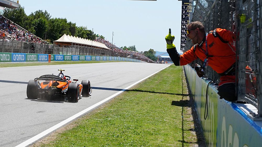 Verschoor cruza la meta y se adjudica la victoria en la Barcelona Sprint Race