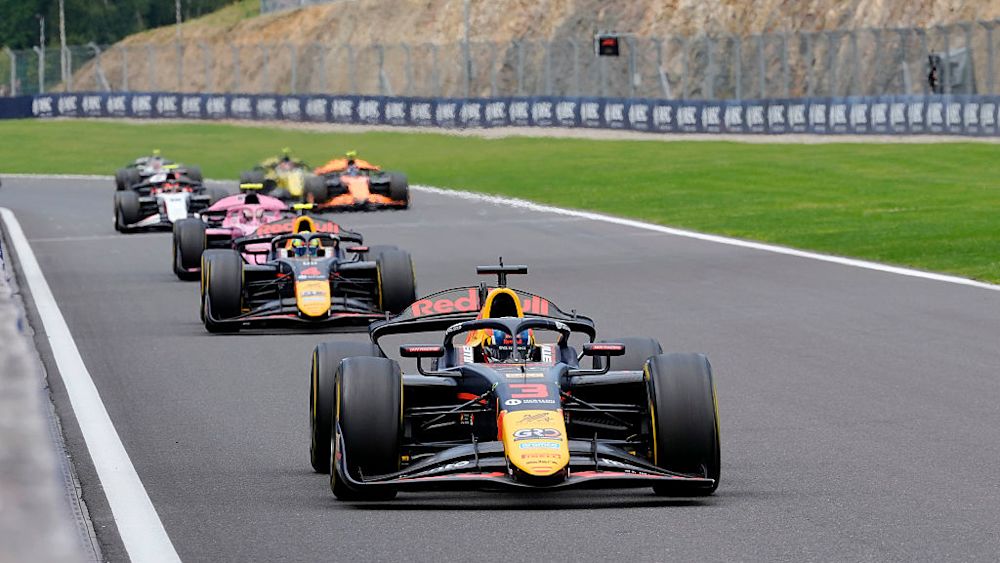 Martí sustained front wing damage on the opening lap of the race