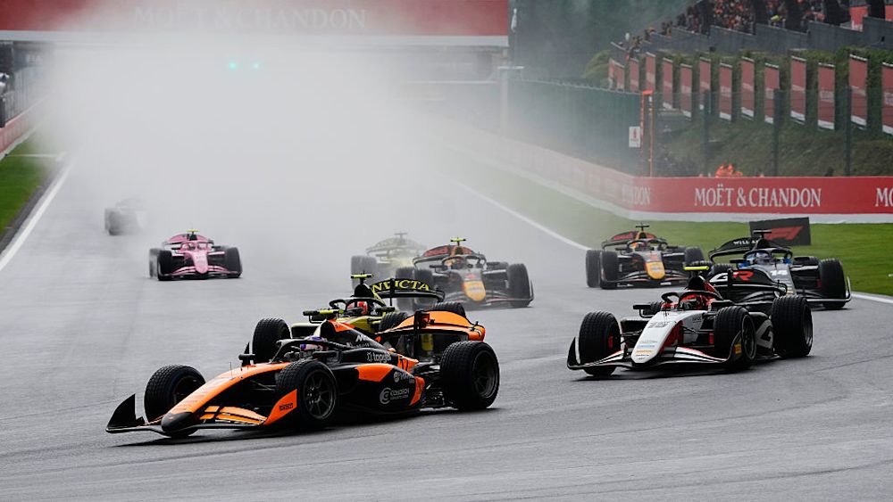 Dunne led the field away as the Feature Race got underway with a rolling start