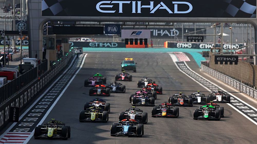 Stanek retained the lead at the start while Beganovic made progress on the opening lap