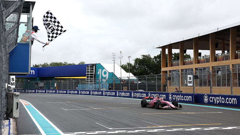 Minì secured his first win in Formula 2 ahead of Beganovic and Câmara on the podium