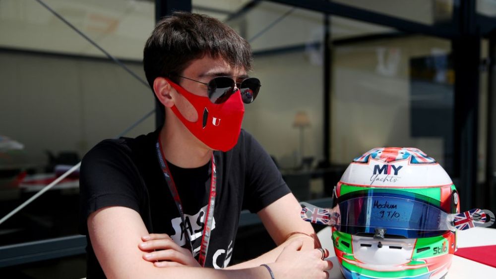 Helmet hotsell spoiler design