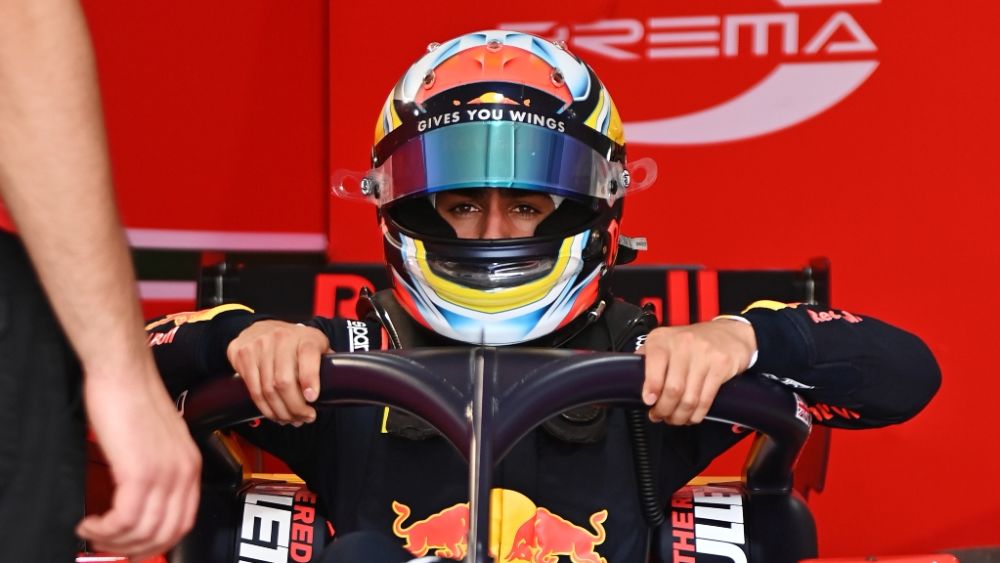 Lindblad and PREMAs pre-race plan worked to perfection aiding the Briton to race victory on Friday