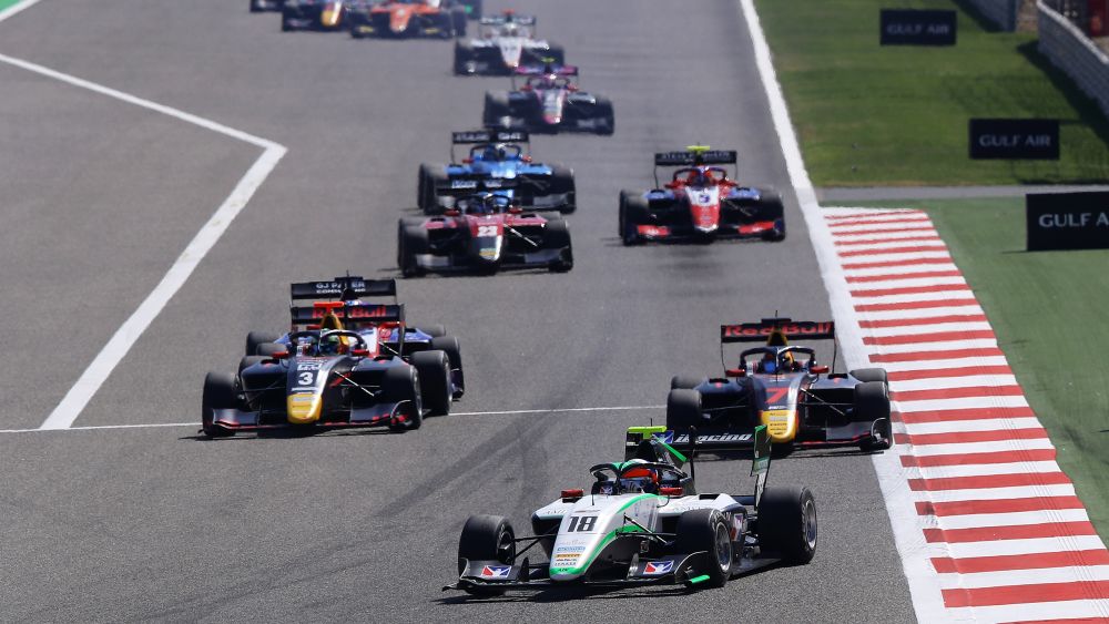 Esterson came under pressure Lindblad Fornaroli and Tramnitz during the race