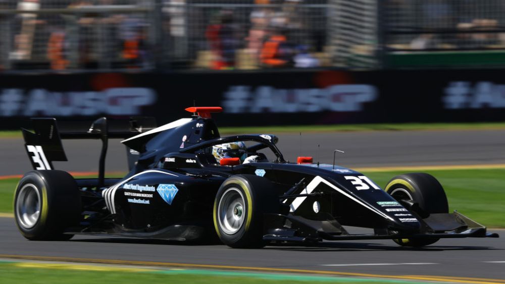 Loake enjoyed his best result to date in the Melbourne Sprint Race rising to P14