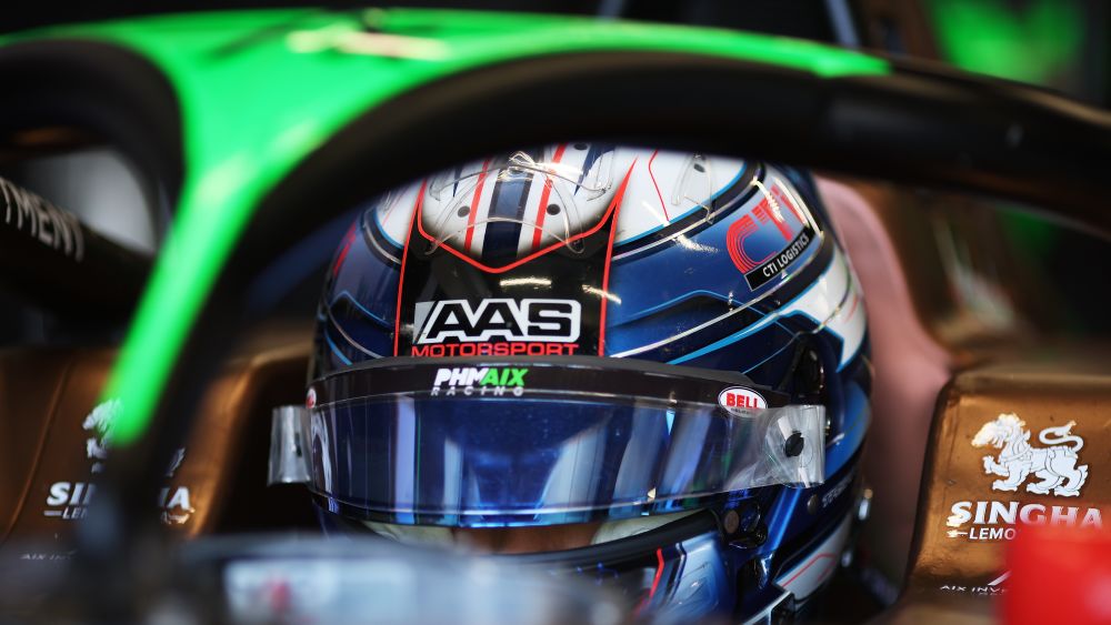 Inthraphuvasak grew up in Bangkok till the age of 14