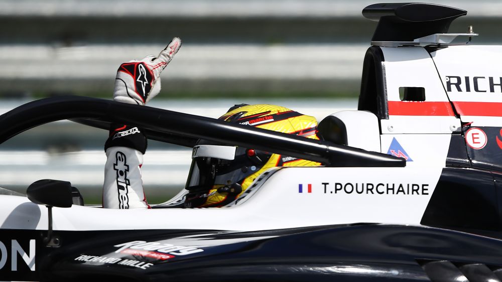 Pourchaire was previously the youngest winner in Formula 3 after his victory in Round 2 in 2020