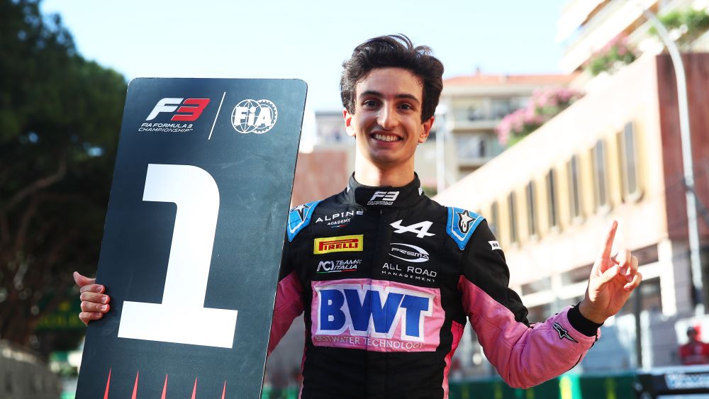 Gabriele Minì currently leads the Drivers Championship