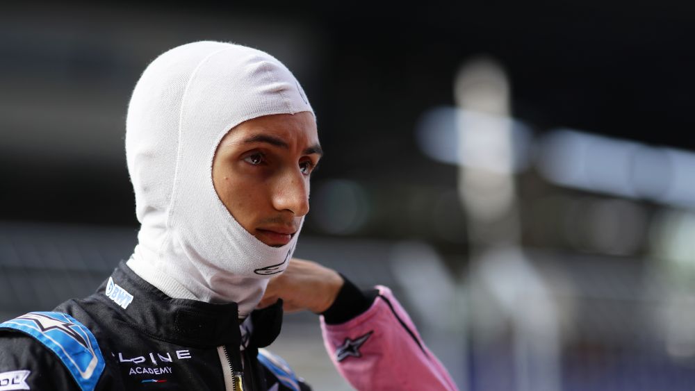 Minì is keen to learn as much as he can from the Sprint ahead of the Feature Race