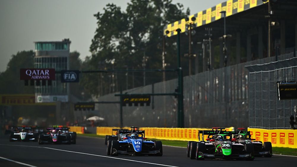 Browning looked to get past Inthraphuvasak and Dufek but did not have a tow