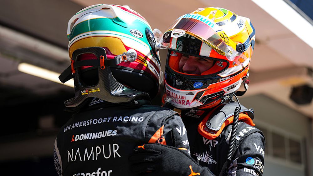 Domingues and Ramos led home a VAR one-two in the Sprint Race