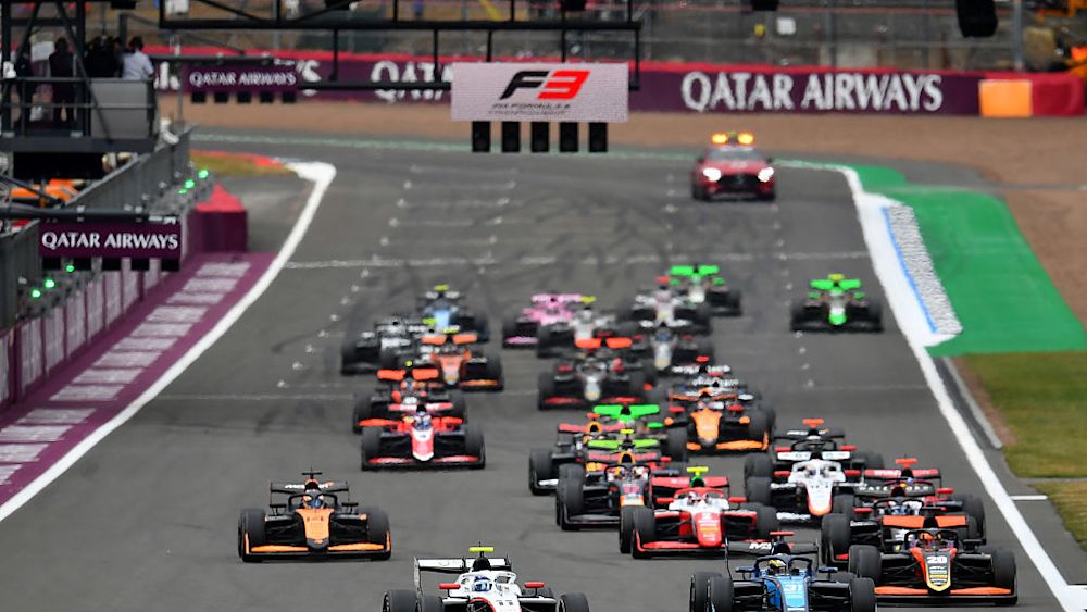 Inthraphuvasak made a good start from pole to keep the lead into Turn 1