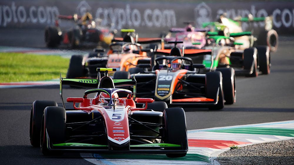 Câmara came through the field from last in the Feature Race to finish fifth