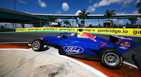 Emely De Heus handed time penalty following Miami Race 2