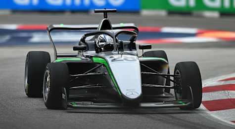 PRACTICE Pin narrowly leads Weug and Palmowski in Singapore opener