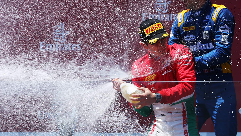Leclerc dominates Baku feature race