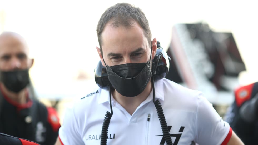 As peças estão se juntando" para Hitech diz Oakes, que pede consistência para avançar