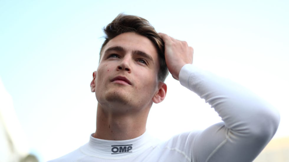 Trabalhando duro e correndo no limite: os momentos que fizeram Logan Sargeant 