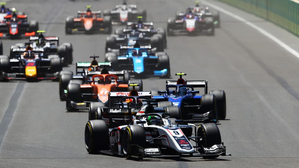 Highlights Vesti clinches maiden win in chaotic Baku Sprint Race