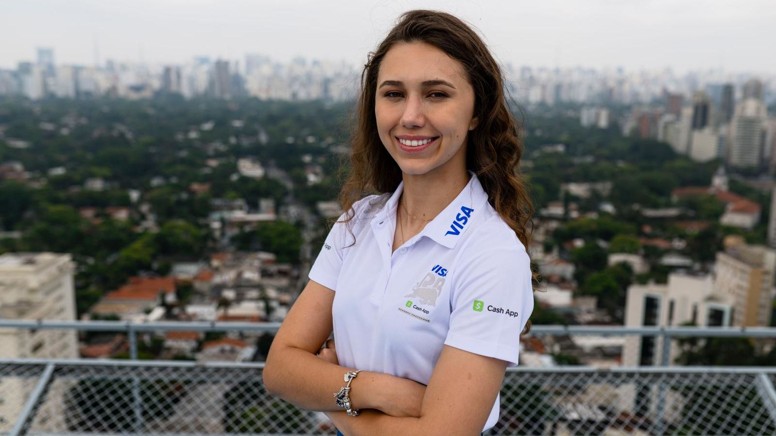 Rafaela Ferreira recorda preconceito no início de carreira no automobilismo: 'Se ela te passar, pode jogar para fora da pista'