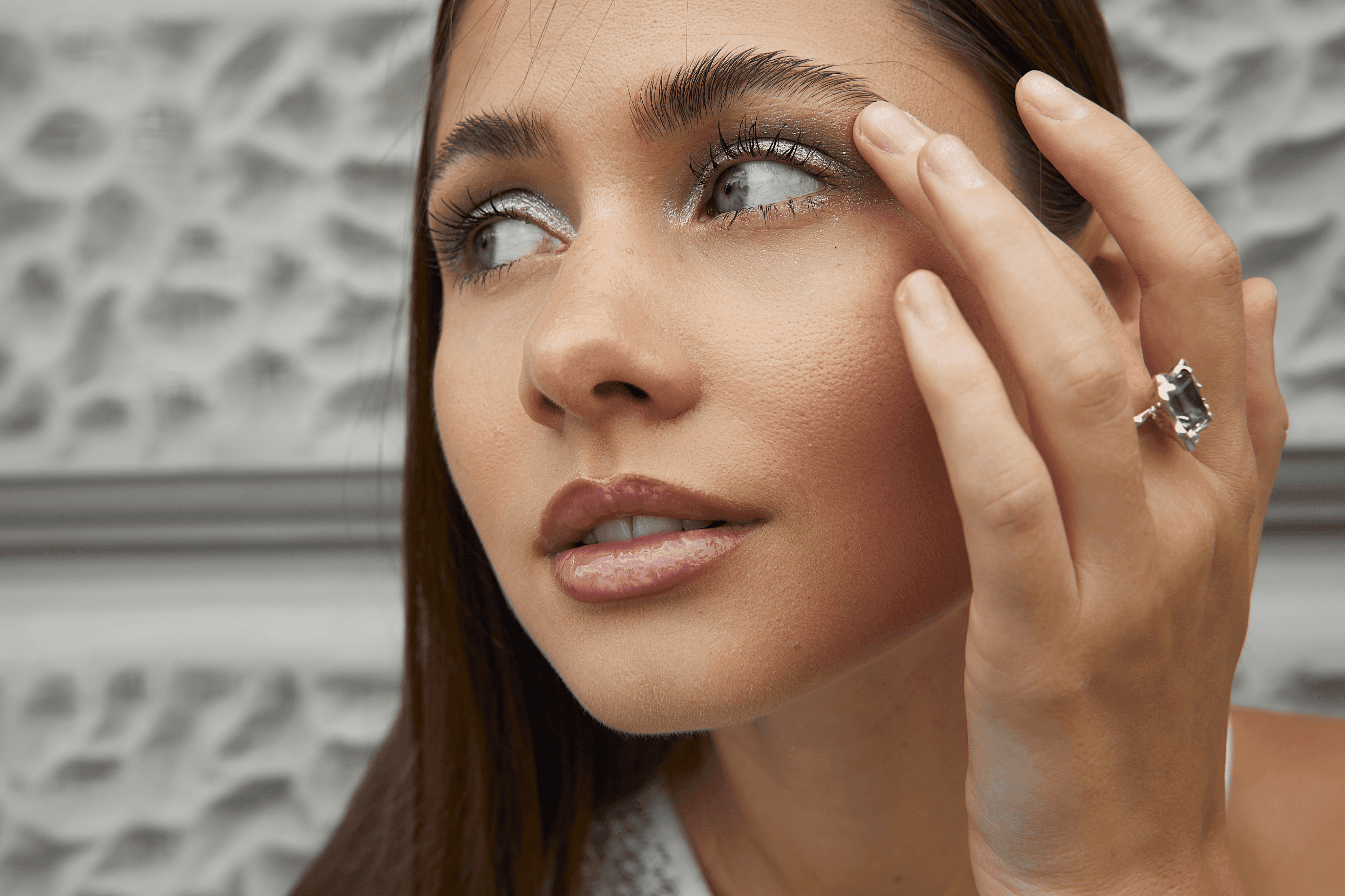 Metallic Eyes Are Back—Find Shadows That Make It Surprisingly Wearable.png