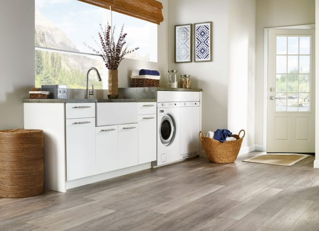 Mont-Orford Gray Oak 6 MIL x 7.2 in. W x 48 in. L Click Lock Waterproof  Luxury Vinyl Plank Flooring (28.8 sqft/case)