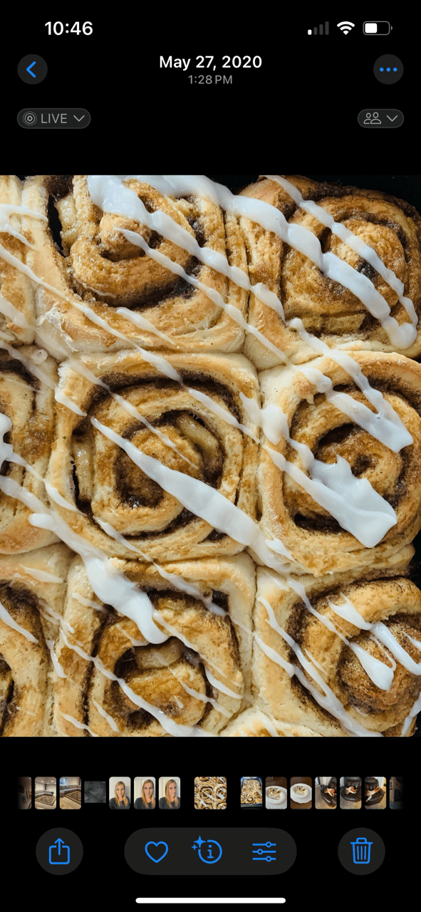Banana cinnamon roll (1 count)