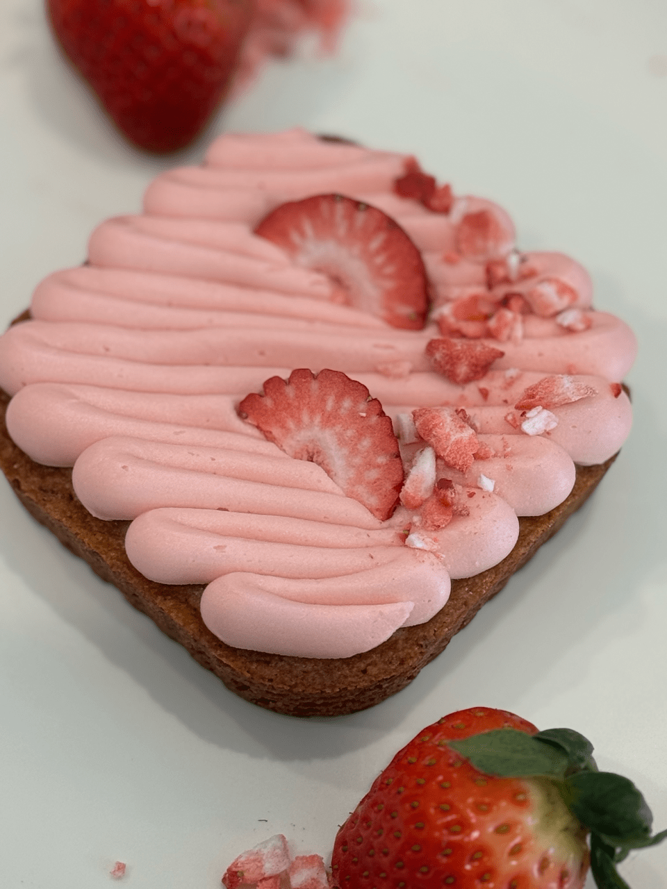 Fresh Strawberry Blondie Square (1 count)